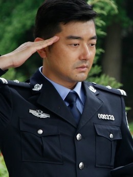 戰斧行動劇情介紹_劇情家