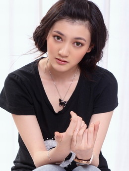 我的播音系女友劇情介紹_劇情家