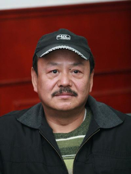 鄉(xiāng)下人劇情介紹_劇情家